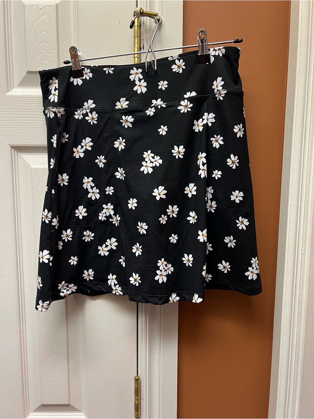 Cuddl Duds Black Skirt with White Daisy Print